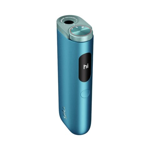 El glo™ Hyper Pro de glo™ es un dispositivo elegante de color azul metálico con una pantalla que muestra "hi", una parte superior circular y un botón frontal. La marca "glo" aparece en la parte inferior.