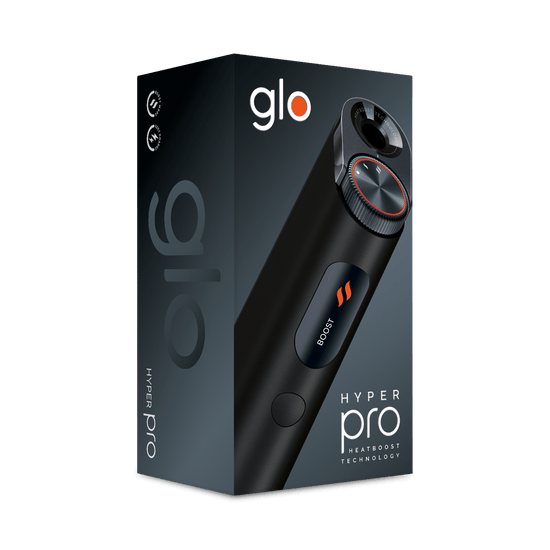 Una caja de producto para el glo™ Hyper Pro de glo™, con un elegante diseño negro, un botón circular con la etiqueta Boost y la marca sobre un fondo degradado oscuro.